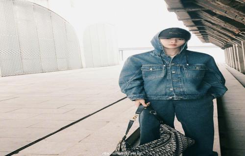 金秀贤作为公众人物其形象一直以健康正面的形象示人然而这次的照片却打破了人们对他一贯印象的认知1 唐艺